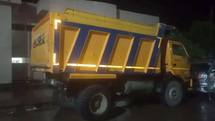 ড্রাম ট্রাকের ধাক্কায় ইজিবাইকের যাত্রী নিহত, আহত ৩