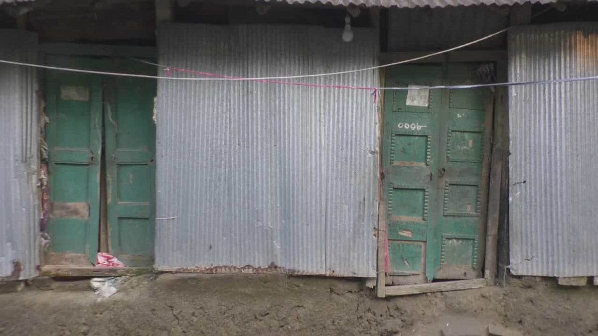 সরকারি ঘর দেওয়ার আশ্বাসে টাকা নেওয়ার অভিযোগ