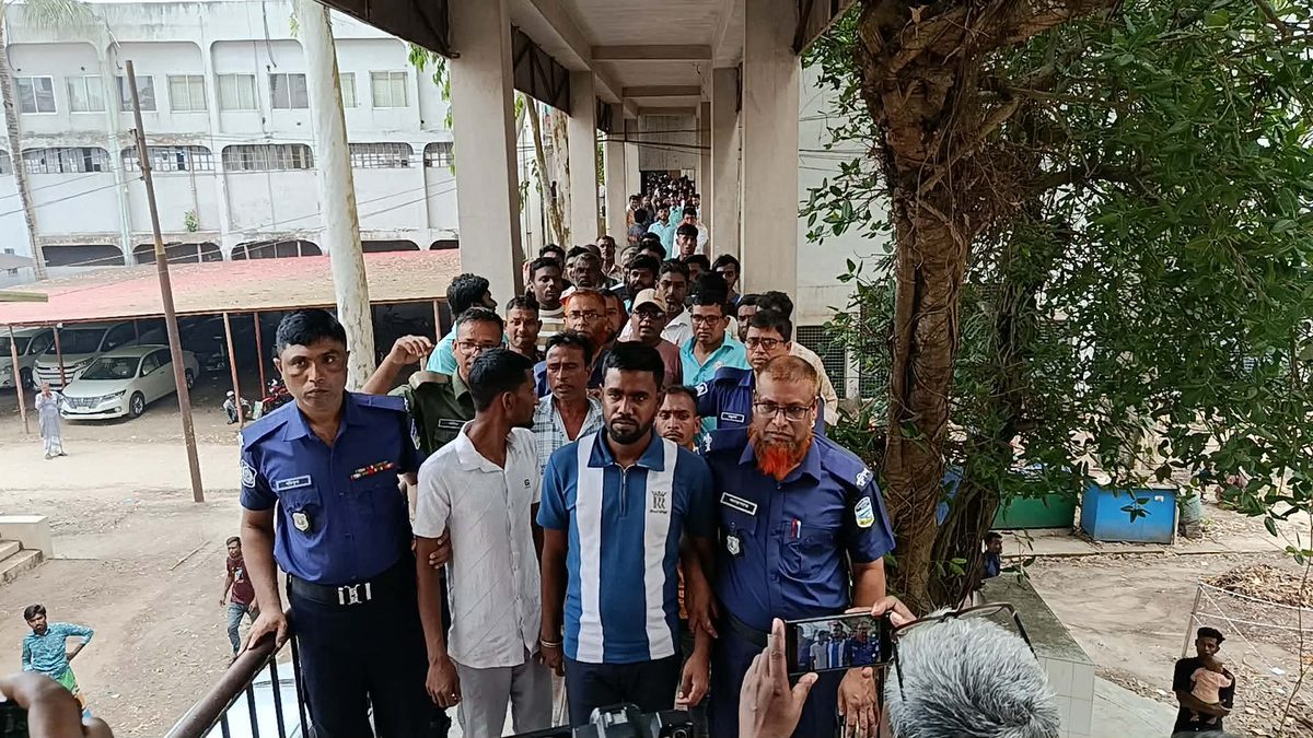 চা বিক্রেতা নারীকে অপহরণ করে সংঘবদ্ধ ধর্ষণ: তিনজনের মৃত্যুদণ্ড