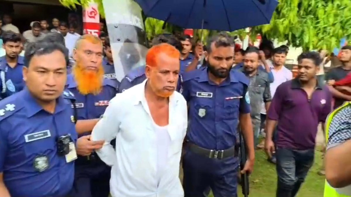 স্কুল ছাত্রীকে শ্লীলতাহানির অভিযোগে প্রধান শিক্ষক অবরুদ্ধ