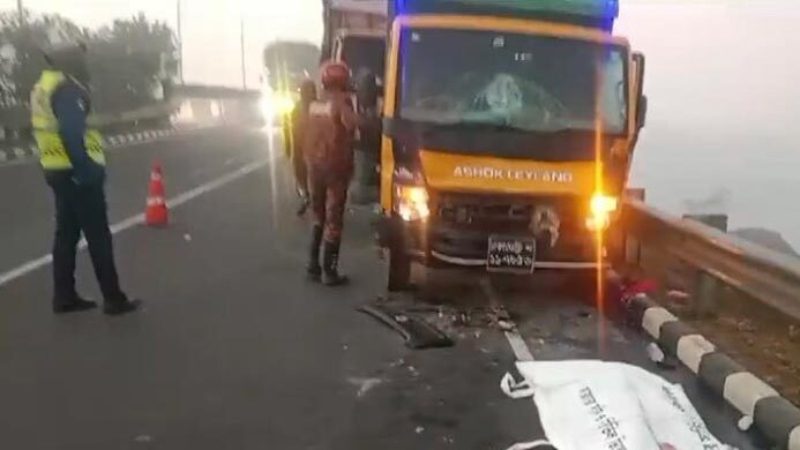 ঢাকা-মাওয়া এক্সপ্রেসওয়েতে সড়ক দুর্ঘটনায় নিহত ১