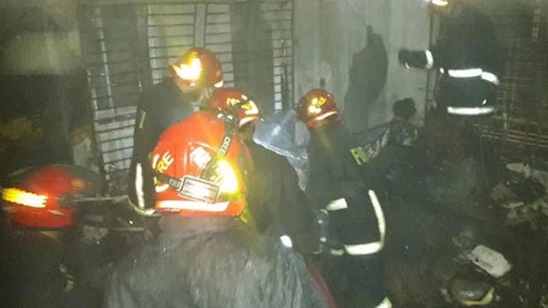 উত্তরায় আবাসিক ভবনে আগুন