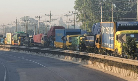 ঢাকা-বঙ্গবন্ধু সেতু মহাসড়কে ১৭ কিলোমিটার এলাকাজুড়ে তীব্র যানজট