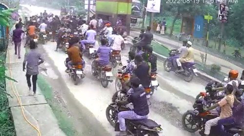সেতু'র টোলপ্লাজায় তুলকালাম কাণ্ড,কর্তব্যরত ৬ কর্মীকে পেটাল ছাত্রলীগ