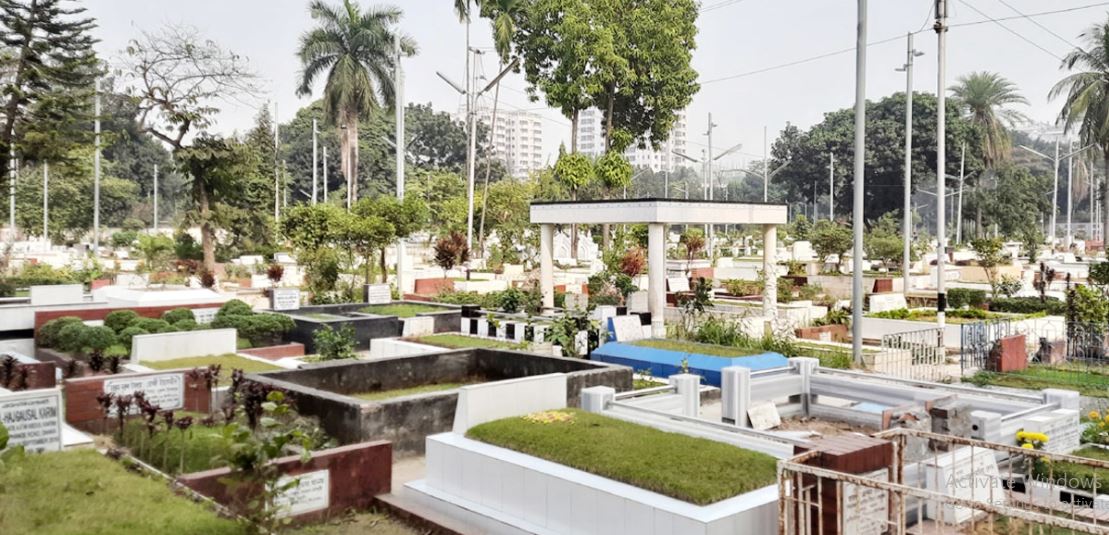 ঢাকায় এক কবরের দাম দেড় কোটি টাকা!