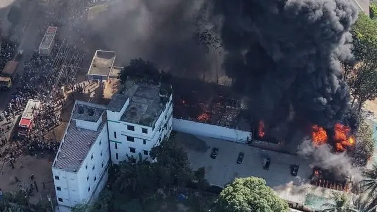 গাজীপুরে কেমিক্যাল কারখানায় ভয়াবহ আগুন, নিয়ন্ত্রণে ৯ ইউনিট