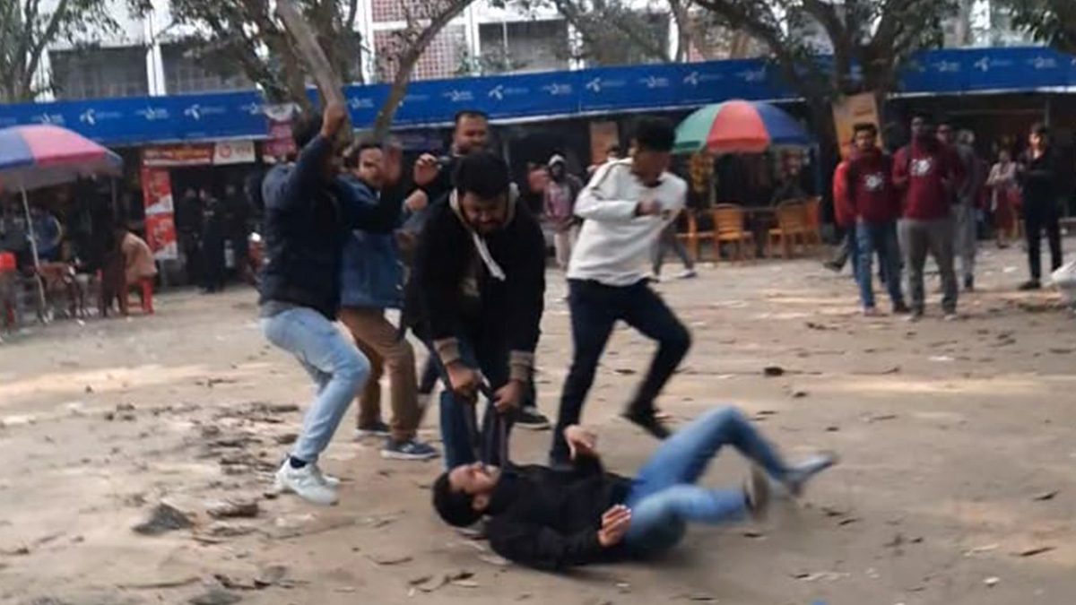 ইবিতে তিন শিক্ষার্থীকে মারধর