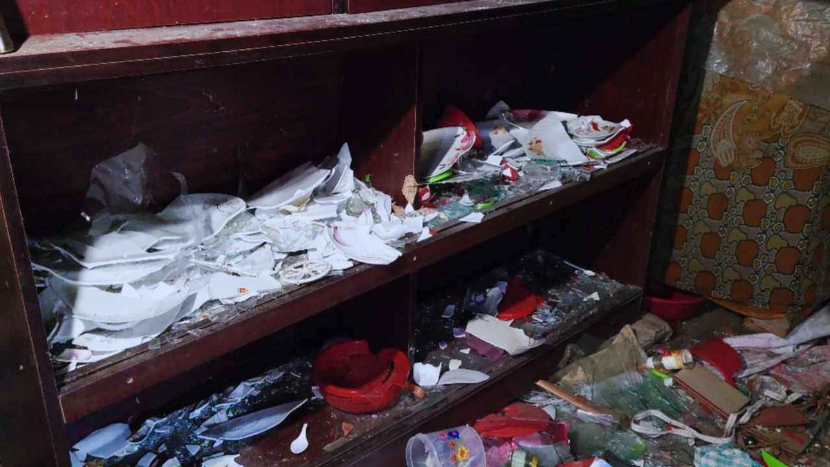 শৈলকুপায় শতাধিক বাড়ি ঘরে হামলা-ভাঙচুর, আহত ২০