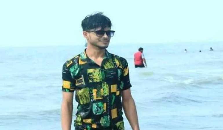 পছন্দের মেয়ের সাথে বিয়ে না দেওয়ায় যুবকের কান্ড!
