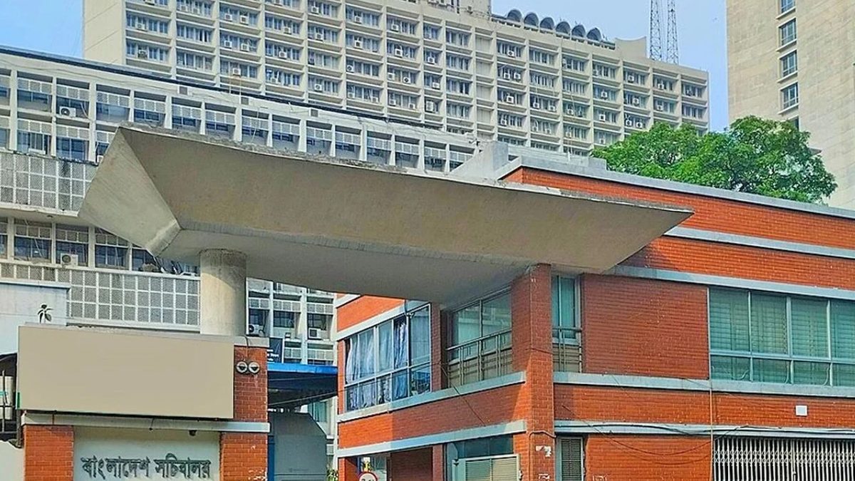 আজ খুলছে অফিস-আদালত-ব্যাংক
