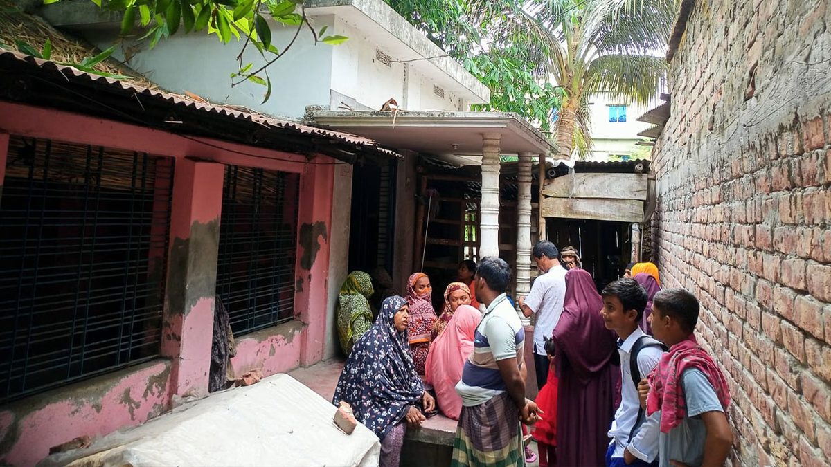স্বামীর বিরুদ্ধে অন্তঃসত্ত্বা স্ত্রীকে গলাকেটে হত্যার অভিযোগ