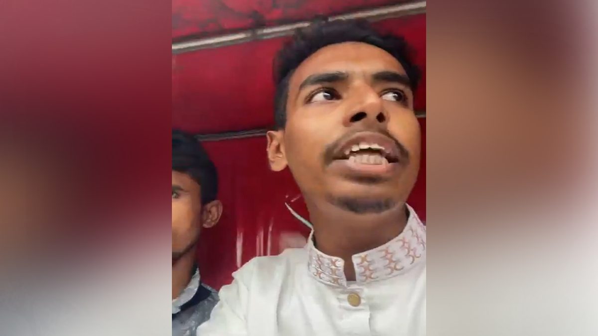 ফেসবুক লাইভে এসে থানায় আশ্রয় নিলেন বৈষম্যবিরোধী নেতা