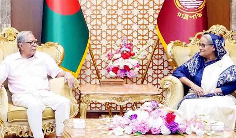 রাষ্ট্রপতির সঙ্গে প্রধানমন্ত্রীর সৌজন্য সাক্ষাৎ