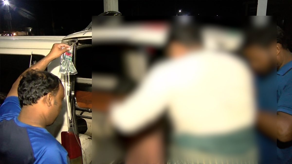 দ্বিতীয় বিয়ে করায় স্বামী-সতীনের গায়ে আগুন দিয়ে আত্মহত্যার চেষ্টা গৃহবধূর