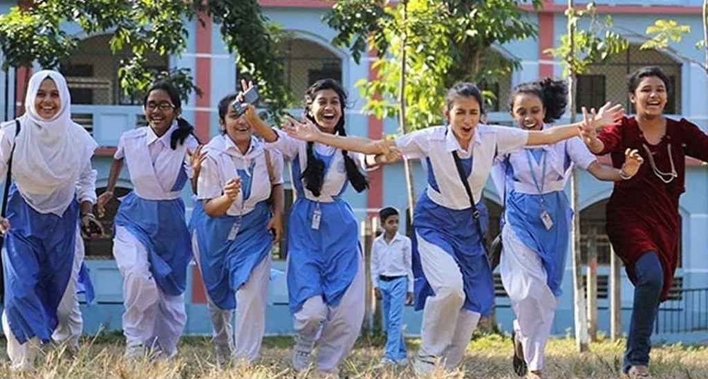 লম্বা ছুটিতে যাচ্ছে সব শিক্ষাপ্রতিষ্ঠান