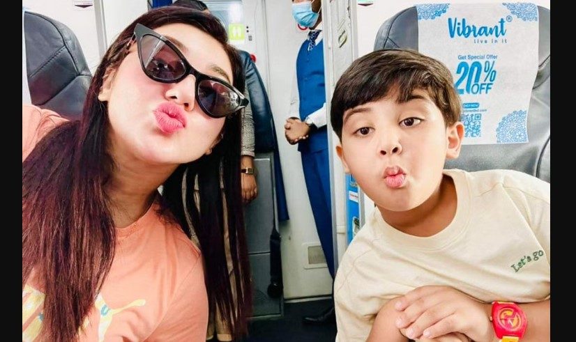 ছেলেকে নিয়ে যুক্তরাষ্ট্রে উড়াল দিলেন অপু