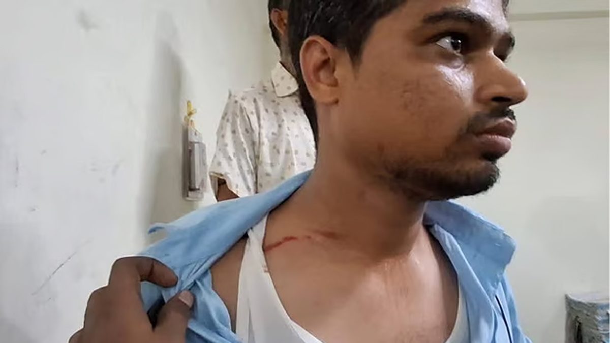 বিচারকের সামনেই এজলাসে সময় টিভি’র সাংবাদিককে মারধর