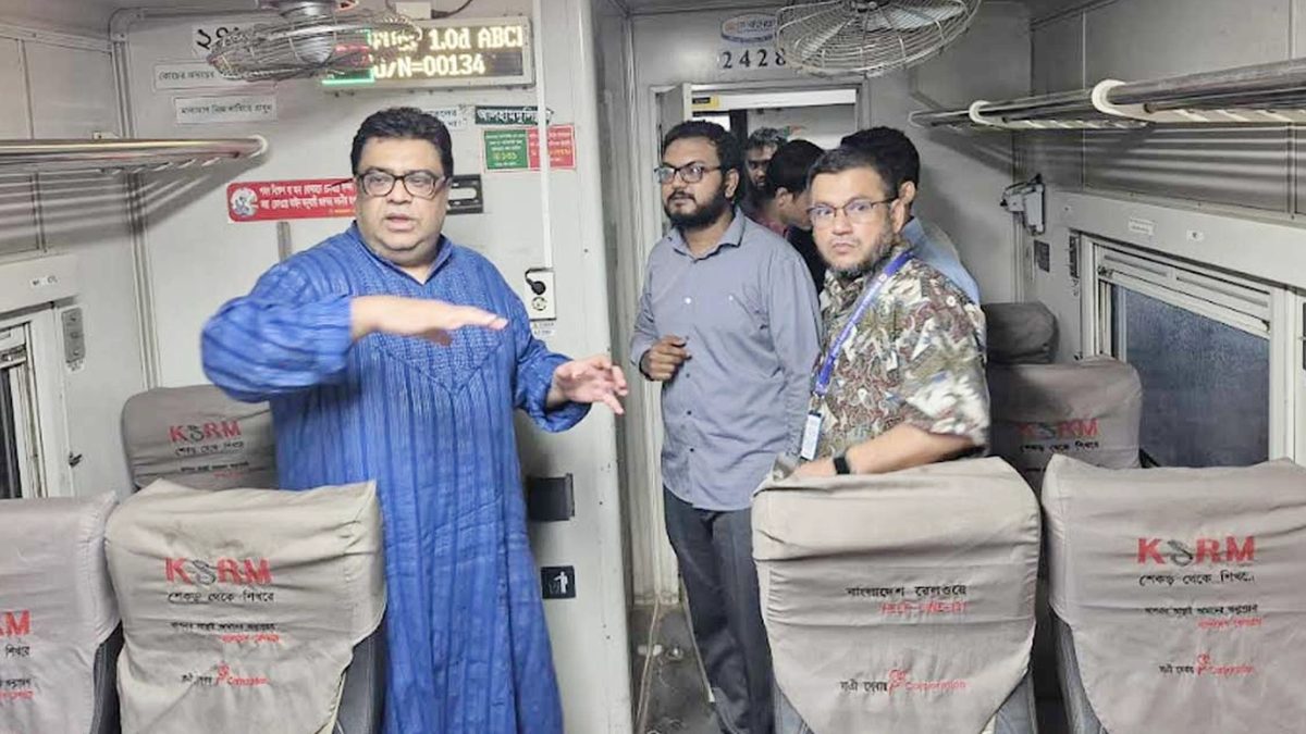 ট্রেনে স্টারলিংক ইন্টারনেট সেবা চালু করল বিএসসিএল