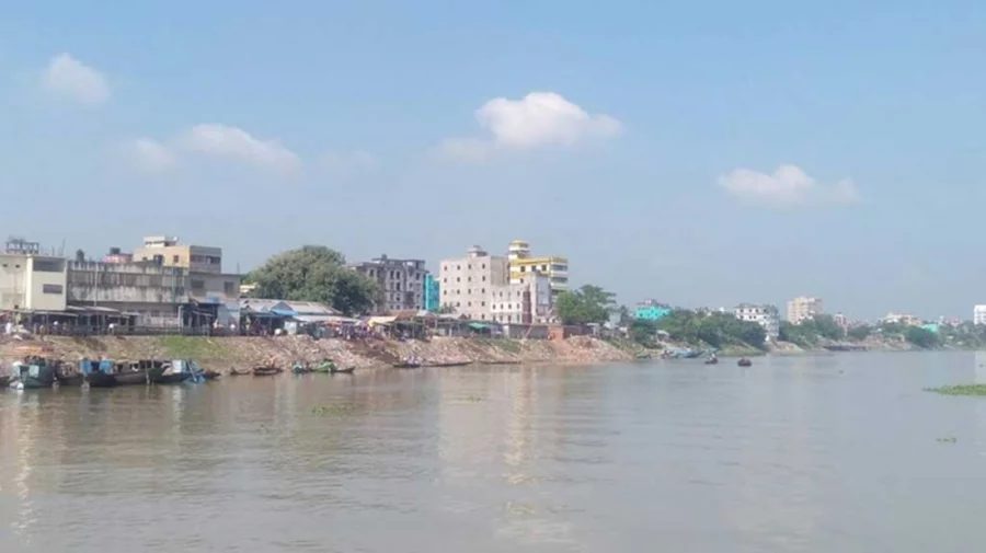 তিতাসে ভাসছিল ‘মাছে খেয়ে ফেলা’ কন্যা শিশুর লাশ