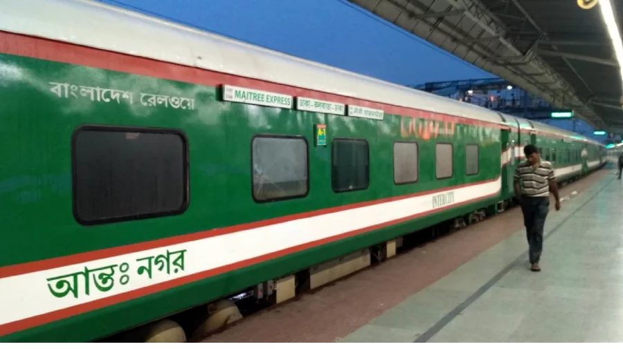 সারা দেশে ট্রেন চলাচল বন্ধ