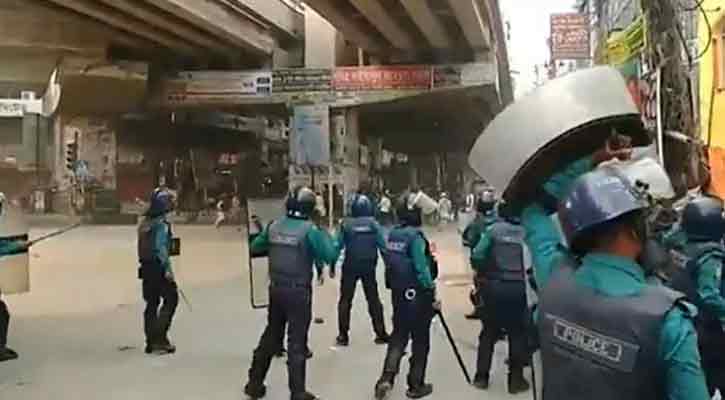 বিএনপির মিছিলে জামায়াত, পুলিশের লাঠিচার্জ