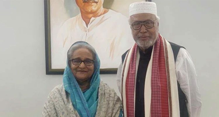 প্রধানমন্ত্রীর সঙ্গে বঙ্গবীর কাদের সিদ্দিকীর সাক্ষাৎ
