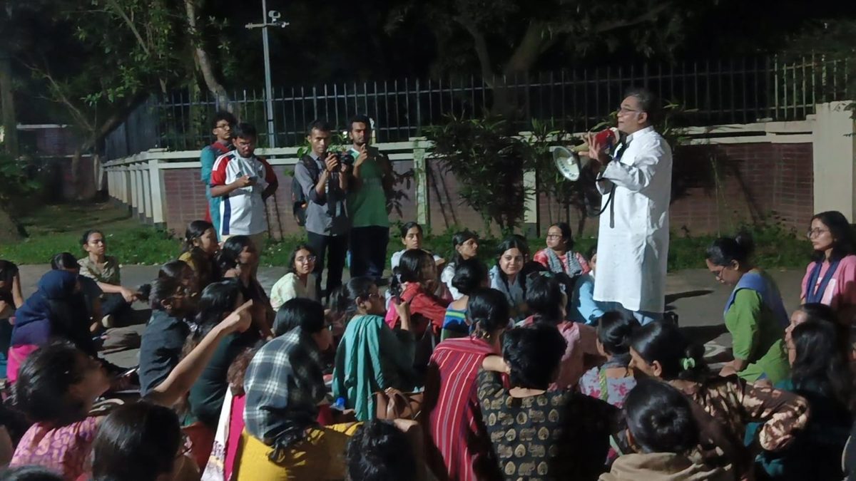 “বিশ্ববিদ্যালয় সহযোগিতা করবে, ব্যবস্থা নেবে পুলিশ”— ধর্ষণ চেষ্টার ঘটনায় জাবি উপাচার্য