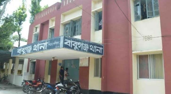 থাপ্পড় মেরে কলেজছাত্রের কানের পর্দা ফাটালো স্কুলছাত্র