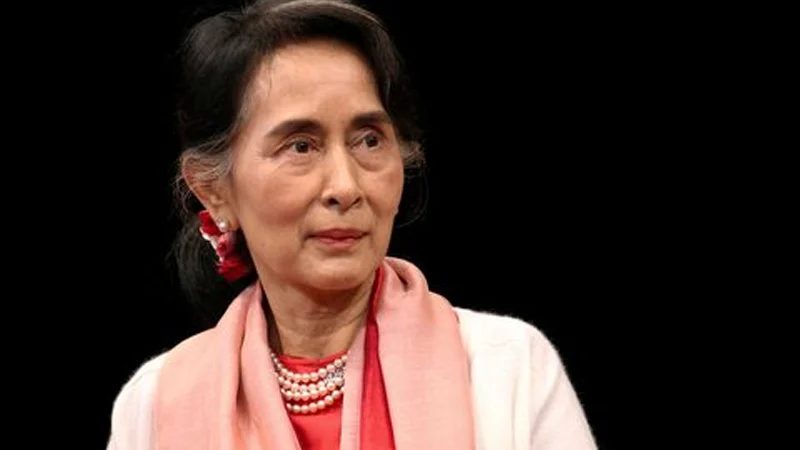 কারাগার থেকে গৃহবন্দী অং সান সু চি