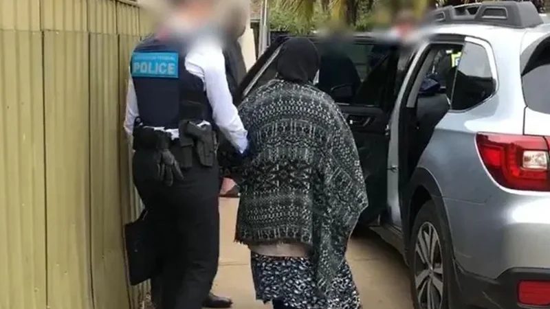 জোর করে মেয়েকে বিয়ে দেয়ায় মায়ের কারাদণ্ড