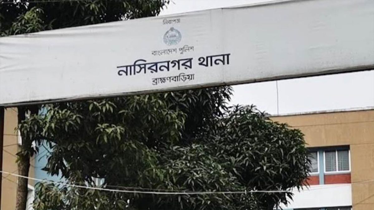 স্বামীর থেকে টাকা নিতে দেড় বছরের সন্তানকে গাছে বেঁধে মায়ের নির্যাতন
