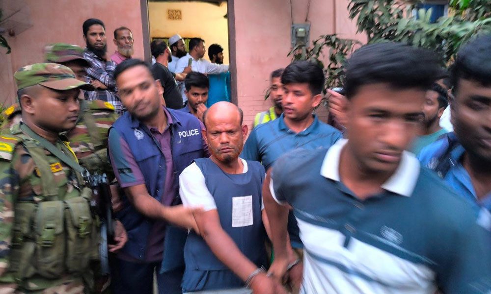 মেয়েকে ধর্ষণের অভিযোগে বাবা আটক
