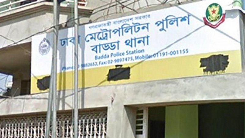 বাড্ডা থানায় হামলা, পুলিশের এলোপাতাড়ি গুলি