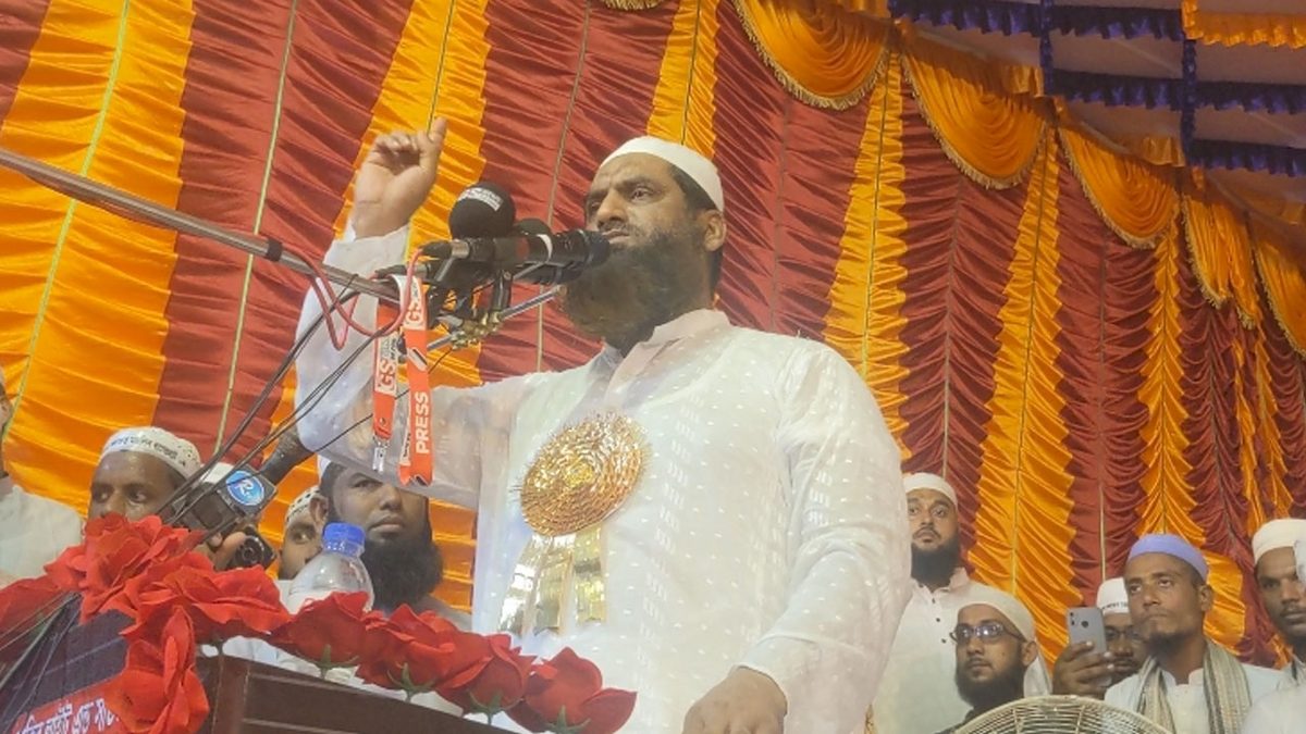‘হিন্দু ভাইয়েরা আপনারা যত খুশি মূর্তি বানান, আমরা পাহারা দেব’