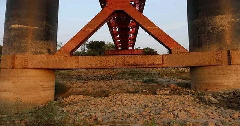 কুষ্টিয়ার গড়াই রেলসেতুর পিয়ার স্ট্রাকচারের অবস্থা নাজুক