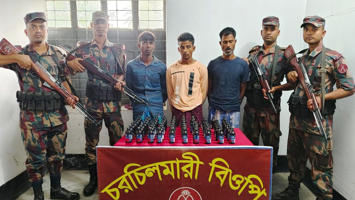 কুষ্টিয়ায় ভারতীয় তিন মাদককারবারি আটক
