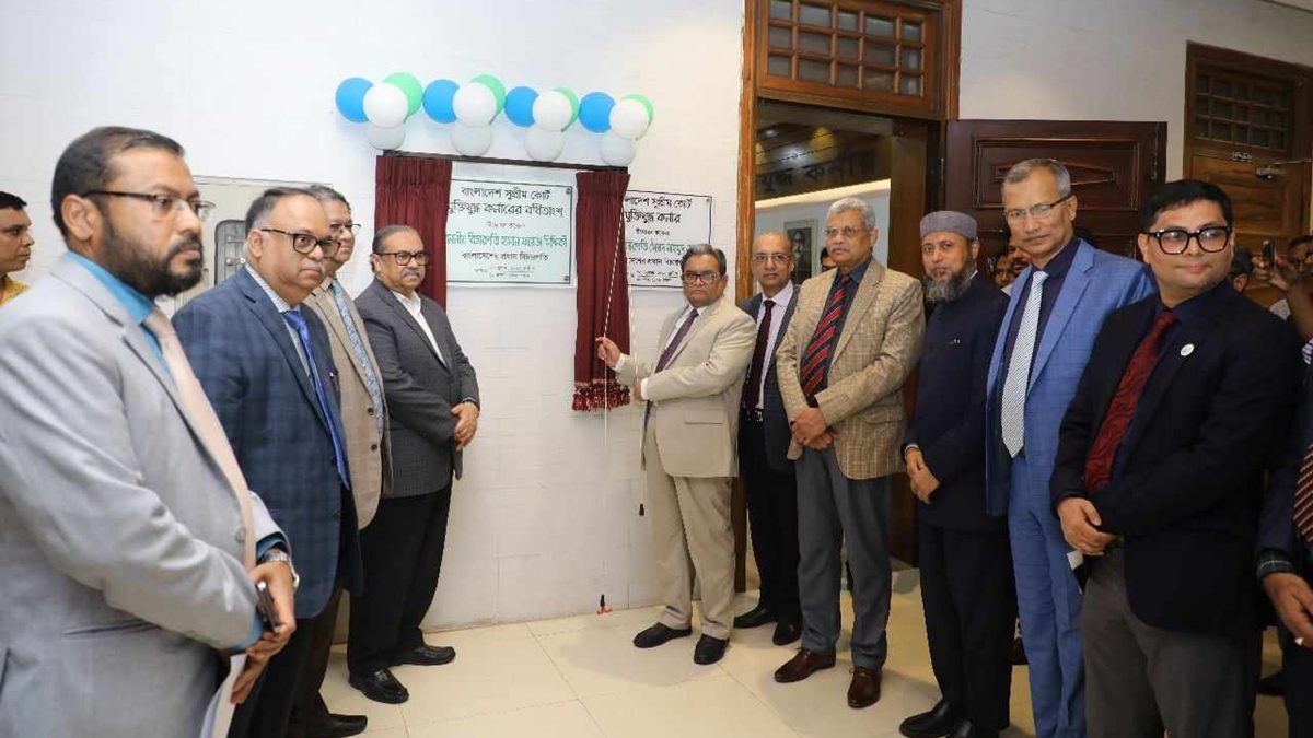 শহীদদের তালিকা স্মৃতিস্তম্ভে লেখার আহ্বান প্রধান বিচারপতির