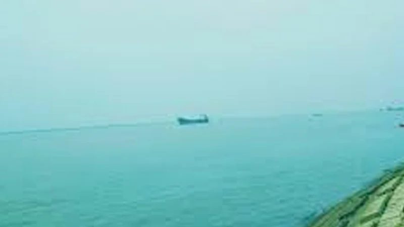 চাঁদপুরে জাহাজ থেকে ৬ জনের মরদেহ উদ্ধার