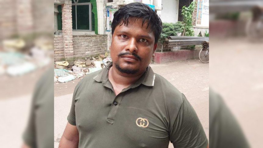 চোরাই স্বর্ণ পরে স্ত্রীর টিকটক, স্বামী গ্রেপ্তার