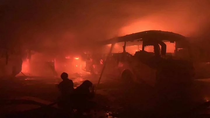 ডেমরায় বাসে অগ্নি দুর্ঘটনায় তদন্ত কমিটি গঠন