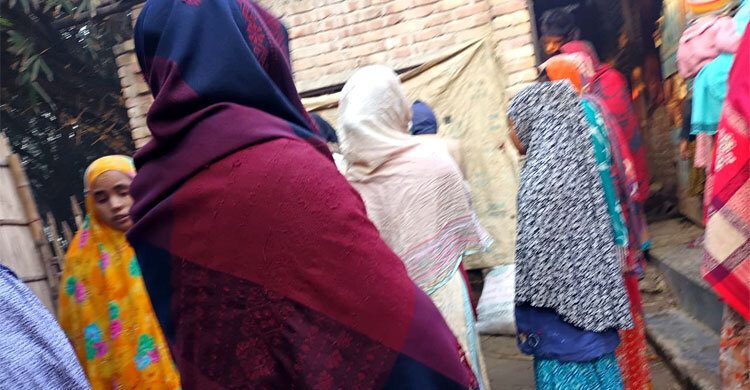 স্বামী-স্ত্রীকে বেঁধে গরু-ছাগল লুটে নিলো ডাকাত দল