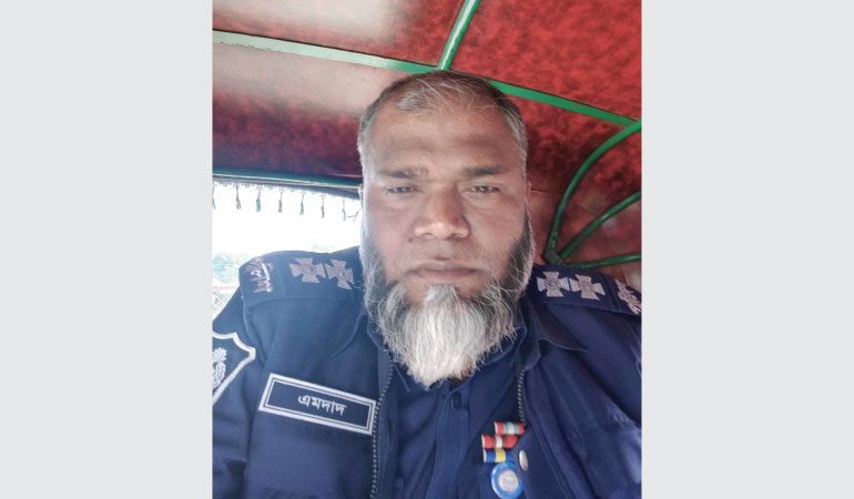 সেবা দেওয়ার নামে এসআইয়ের বিরুদ্ধে ঘুষ বাণিজ্যের অভিযোগ