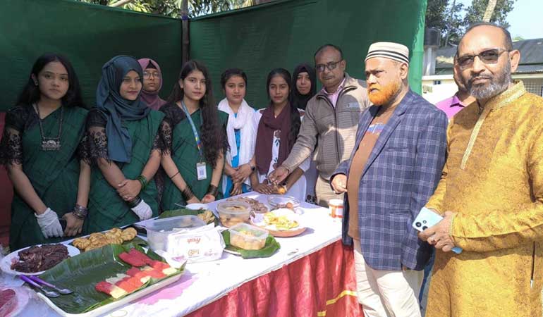 মেলান্দহ রাবেয়া ইসলাম আদর্শ বিদ্যালয়ে পিঠা উৎসব