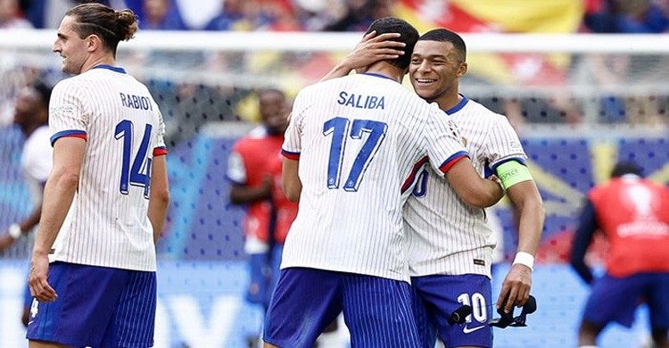 বেলজিয়ামকে কাঁদিয়ে কোয়ার্টার-ফাইনালে ফ্রান্স