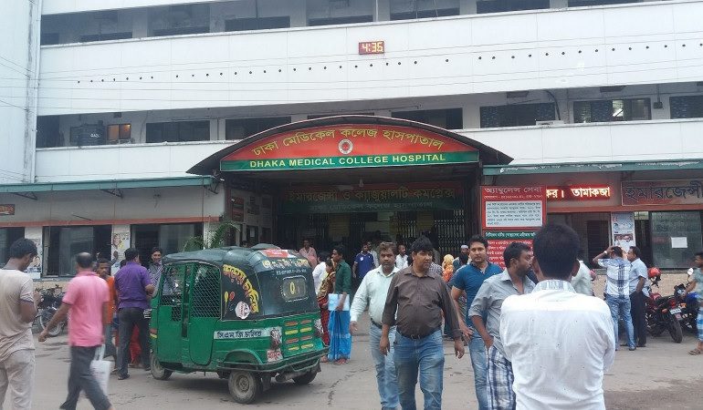 রাজধানীতে পুলিশের পিকআপের ধাক্কায় রিক্সা চালক নিহত