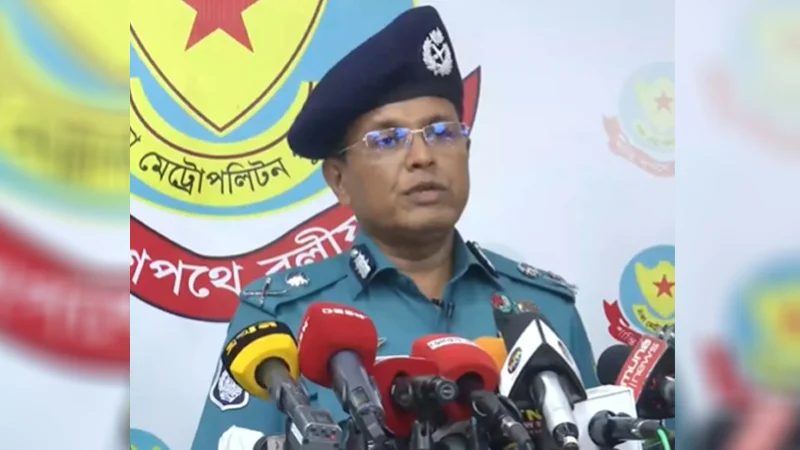 'বিশেষ ও জরুরি প্রয়োজন’ ছাড়া বের হলেই ব্যবস্থা: ডিএমপি কমিশনার