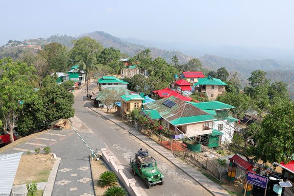 পাহাড় ধসে সাজেকের সাথে যোগাযোগ বিচ্ছিন্ন