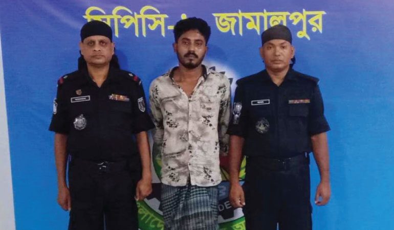 সেনাসদস্যের স্ত্রীকে ধর্ষণের পর হত্যা,আসামি গ্রেপ্তার