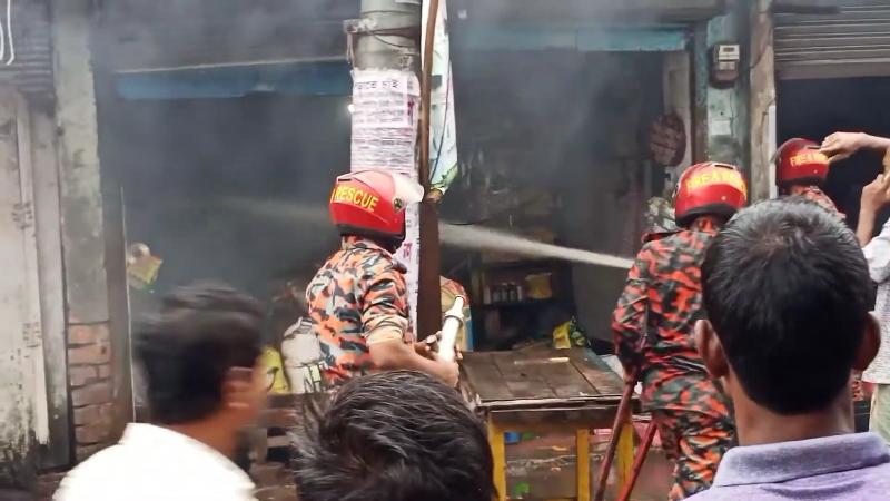 পিরোজপুরে অগ্নিকান্ডে দোকান পুড়ে ছাই, ৫৫ লাখ টাকার ক্ষতি
