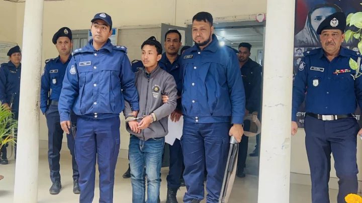 শিক্ষিকাকে 'কুপ্রস্তাব' দেওয়ায় শিক্ষক গ্রেপ্তার
